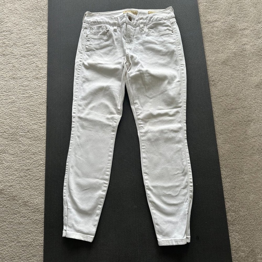 Guess cropped white jean